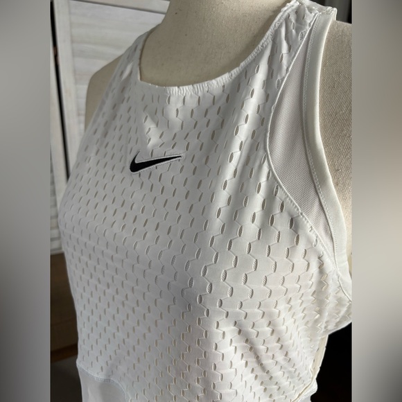 Nike Women's Mesh White Coverup LARGE NWT - Picture 7 of 16